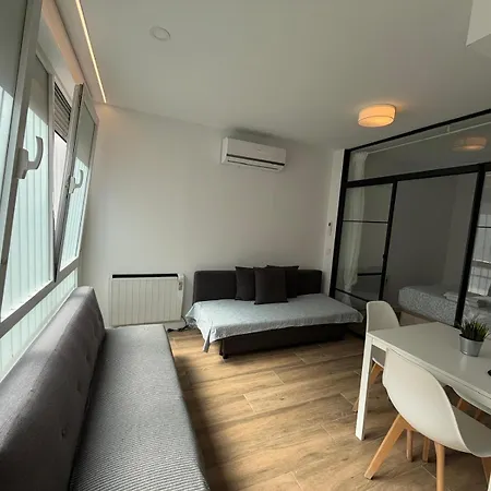 Bernabeu/ C.Universitaria Apartments-2